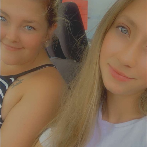 Meet your Posher, Taylor - Picture 4 of 4